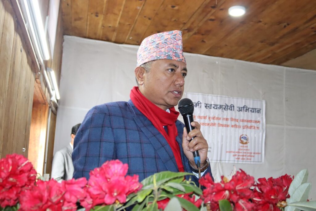 ‘लागु पदार्थ दुव्र्यसन तथा विपद् व्यवस्थापन’ विषयक कविताको उपाधि कार्कीलाई 2 IMG 0037