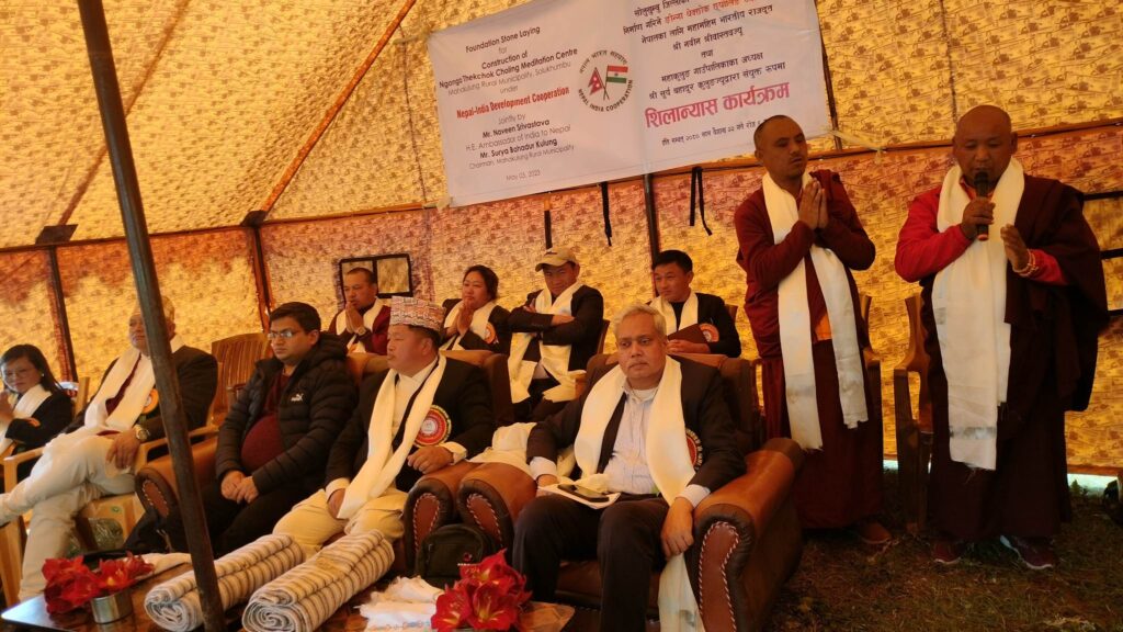 भारतको करोडौँ लगानीमा बन्दै महाकुलुङमा गुम्बा, राजदुत श्रीवास्तवले गरे शिलन्यास 2 11111
