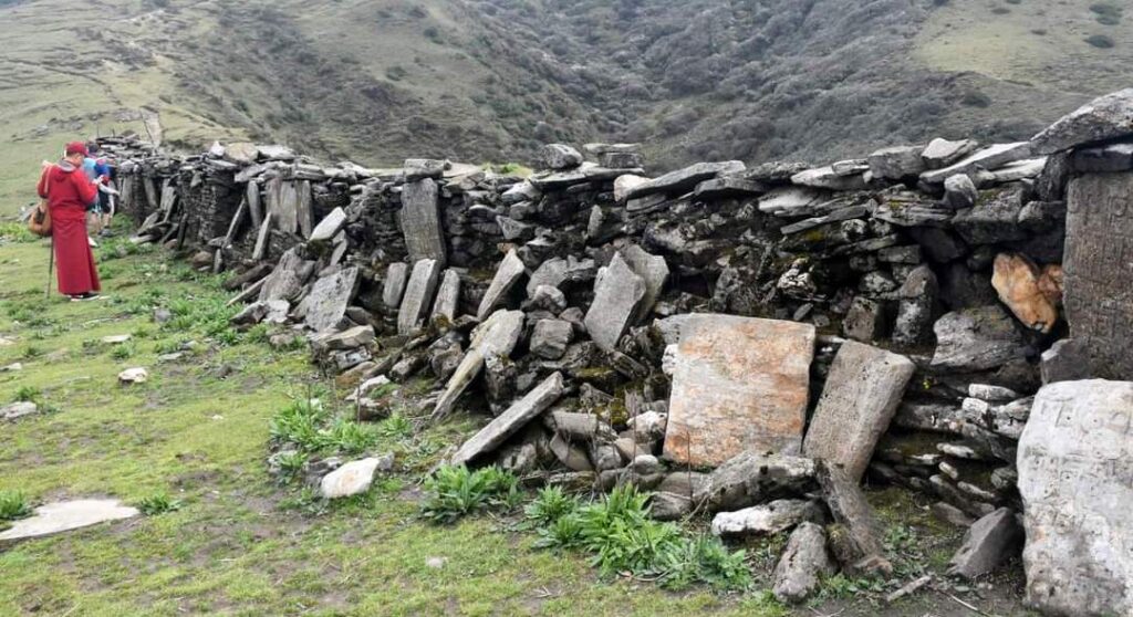 पिके क्षेत्र जाने बाटोको साम्सिङ भञ्ज्याङमा माने पुर्ननिर्माण कार्य सुरु 1 Mane 2