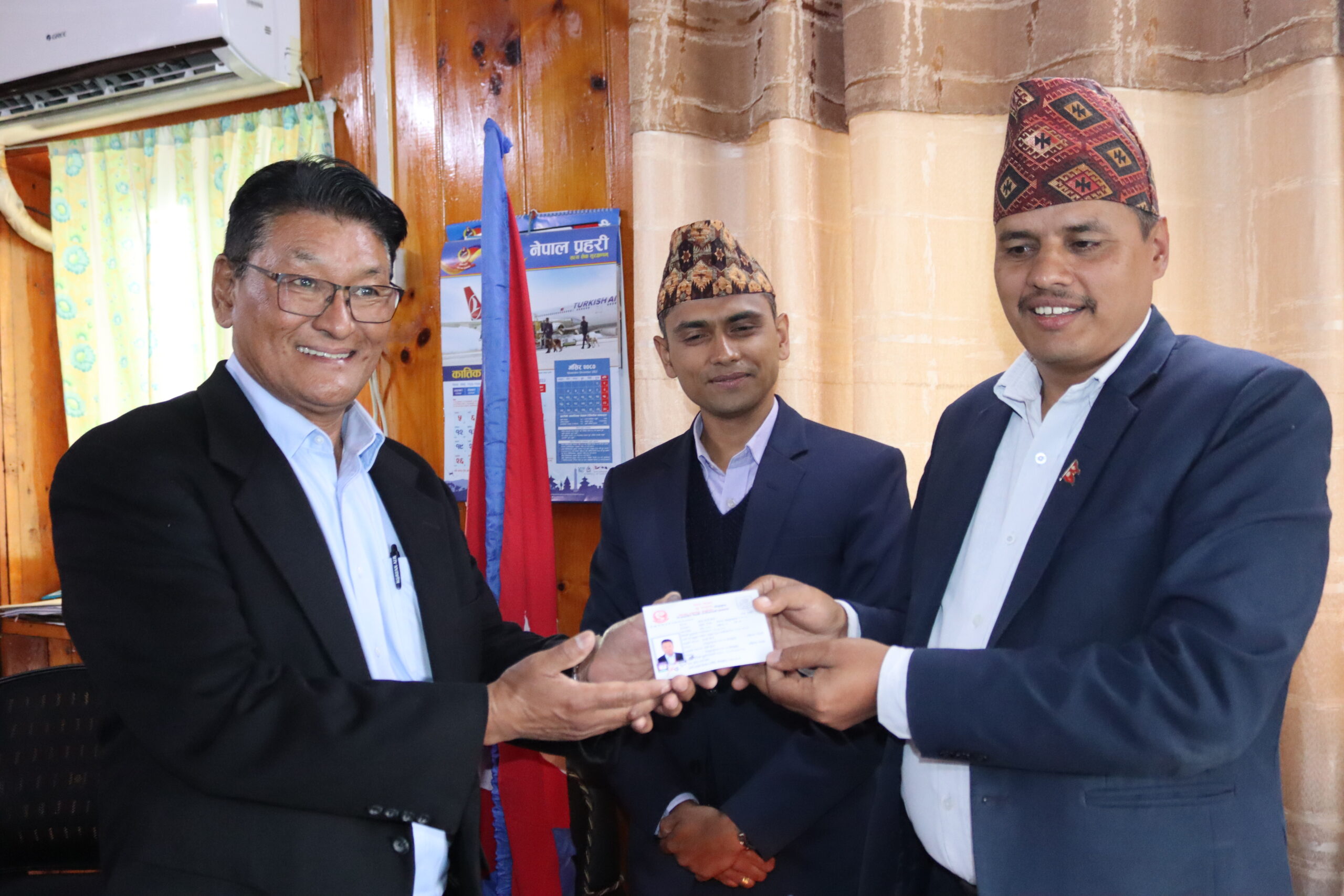 एसीले प्राप्त गरे सोलुखुम्बुमै पहिलो पटक गैर आवासीय नेपाली नागरिकता 1 IMG 1127 scaled